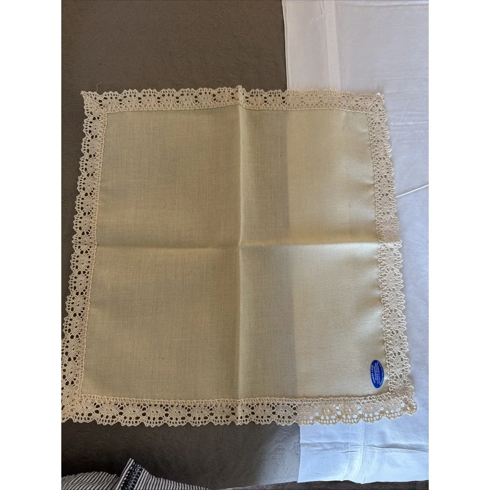 Vintage Quaker Lace Napkins 16